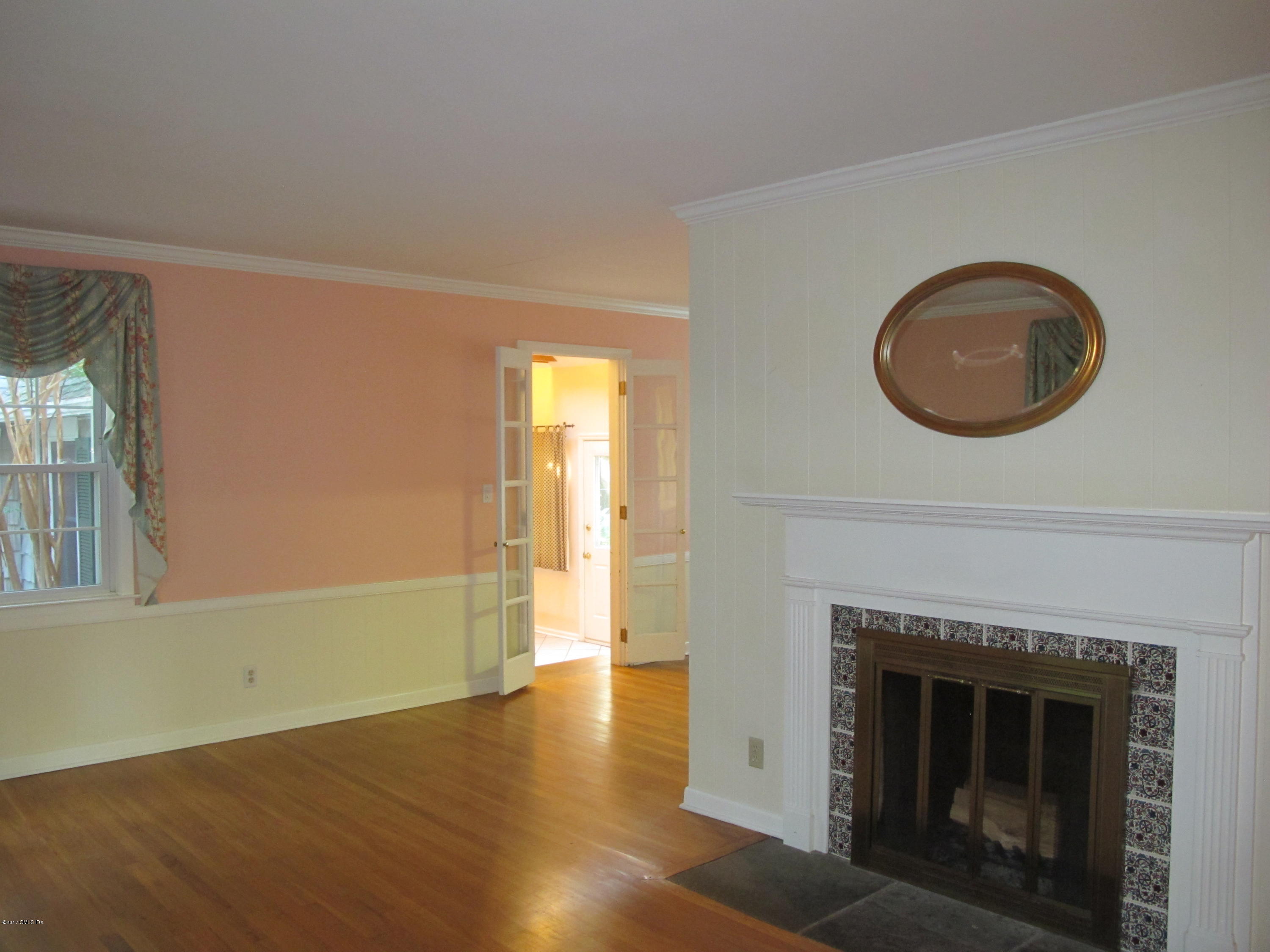 31 Pleasant Street Riverside, CT 06878 - Photo 9 of 21 IMG_2248