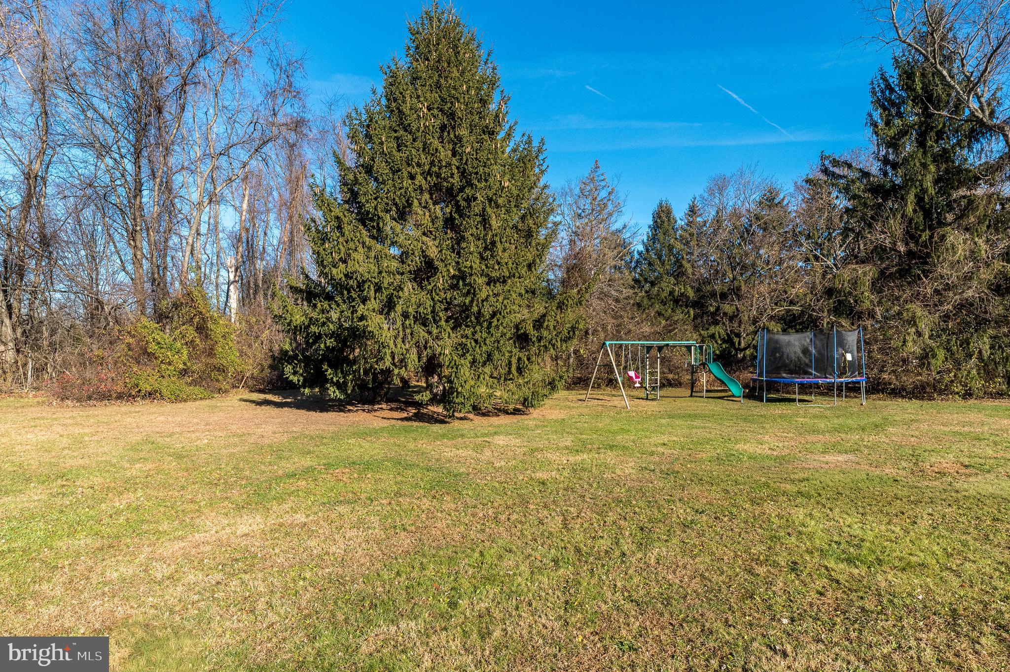 34 Houk Road Doylestown, PA 18901 - Photo 13 of 57 FENCED IN !