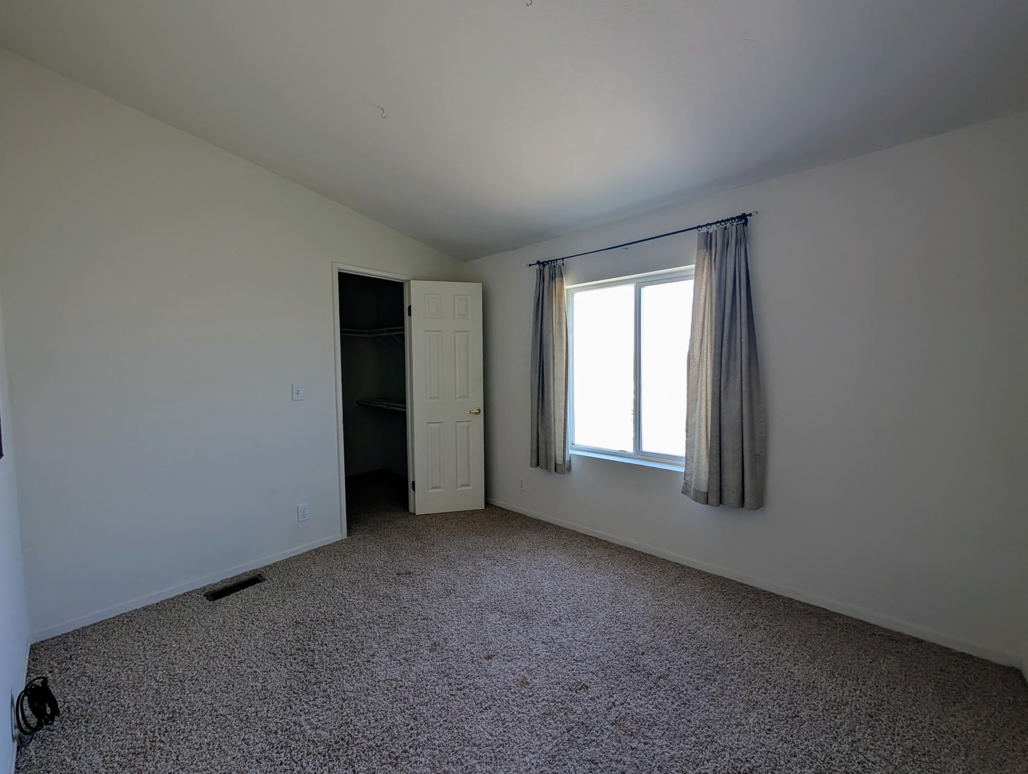 555 Freeman Road, Unit 67 Central Point, OR 97502 - Photo 21 of 39 PXL_20250703_184452448.MP
