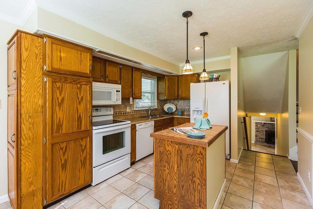 874 Honeysuckle Road Lexington, KY 40504 - Photo 8 of 26 Photo 8
