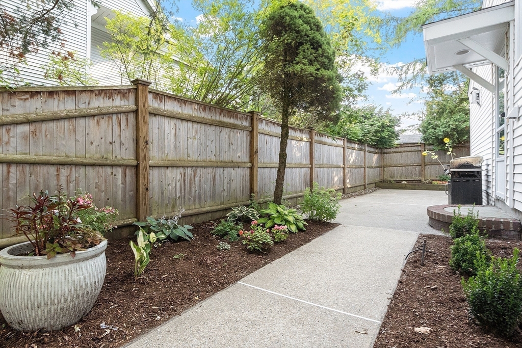 14 Clark Road Andover, MA 01810 - Photo 4 of 38 Gallery Image 4