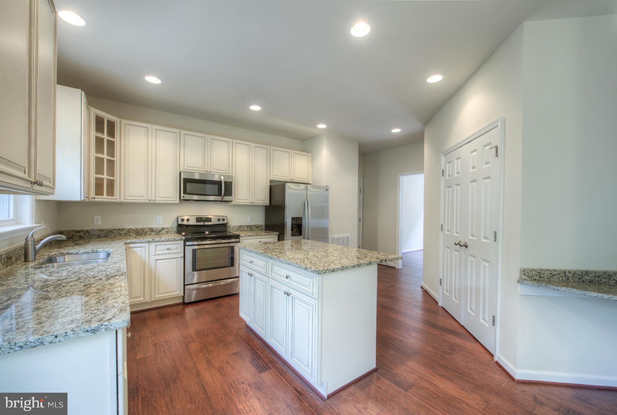 18337 Sharon Road Triangle, VA 22172 - Photo 3 of 29 Kitchen