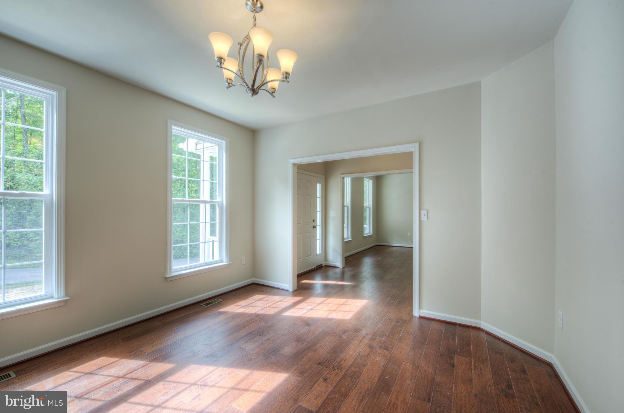18337 Sharon Road Triangle, VA 22172 - Photo 7 of 29 Dining Room