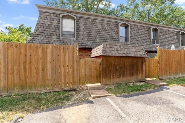 $163,500 | 1905 Mansard Drive, St. Louis, MO 63125