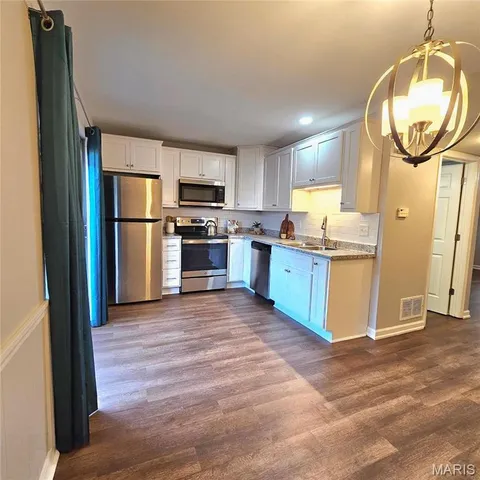 $163,500 | 1905 Mansard Drive, St. Louis, MO 63125