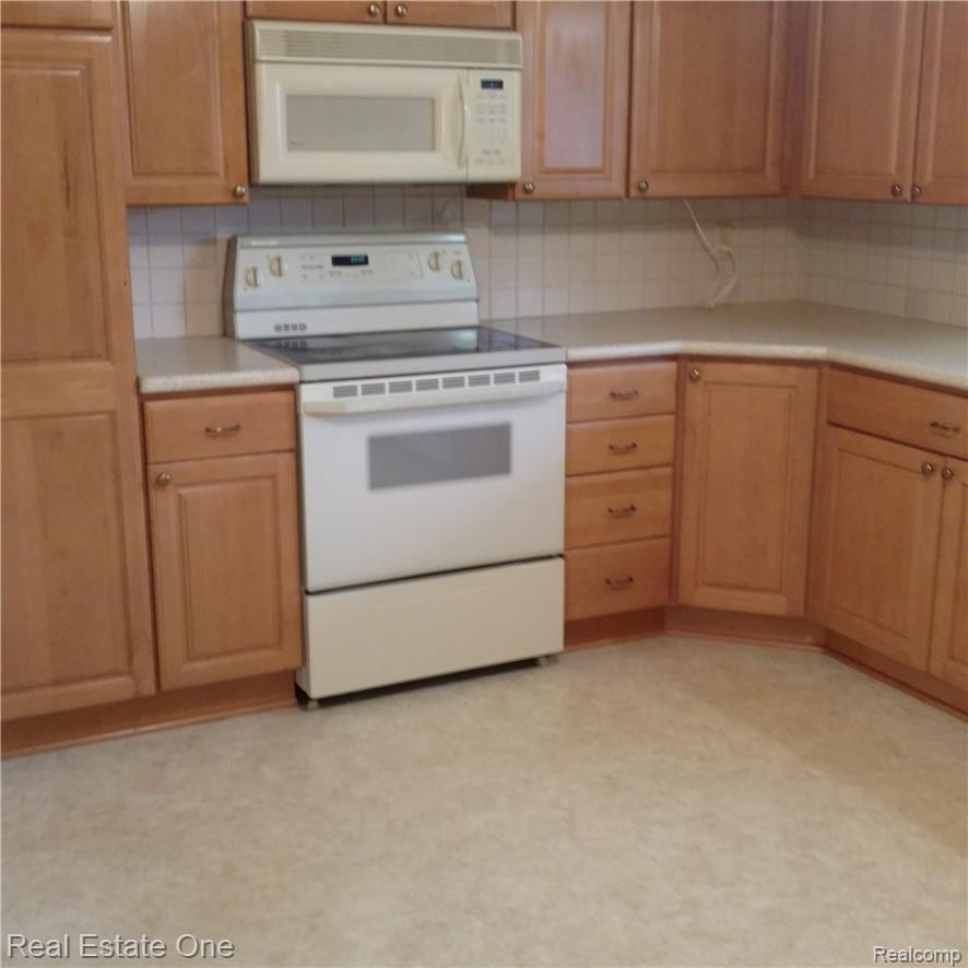 4308 South State Road Davison, MI 48423 - Photo 7 of 13 ALSO LARGE PANTRY