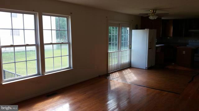 4609 Riddle Drive Baltimore, MD 21236 - Photo 4 of 8 Interior (General)