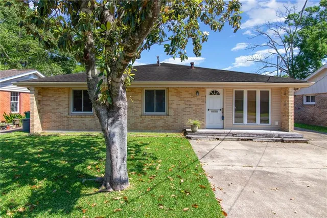 $265,000 | 413 Arnold Avenue, River Ridge, LA 70123