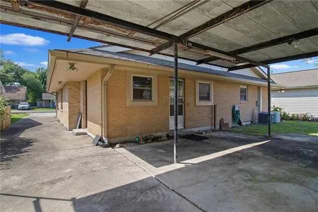 $265,000 | 413 Arnold Avenue, River Ridge, LA 70123