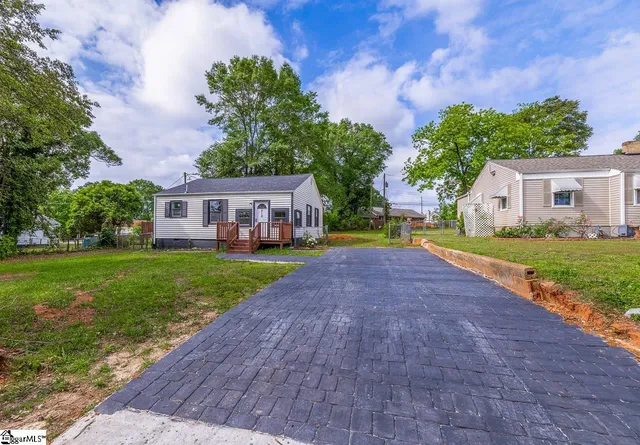 $1,400 | 510 Houston Street, Spartanburg, SC 29303