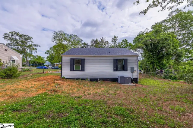$1,400 | 510 Houston Street, Spartanburg, SC 29303
