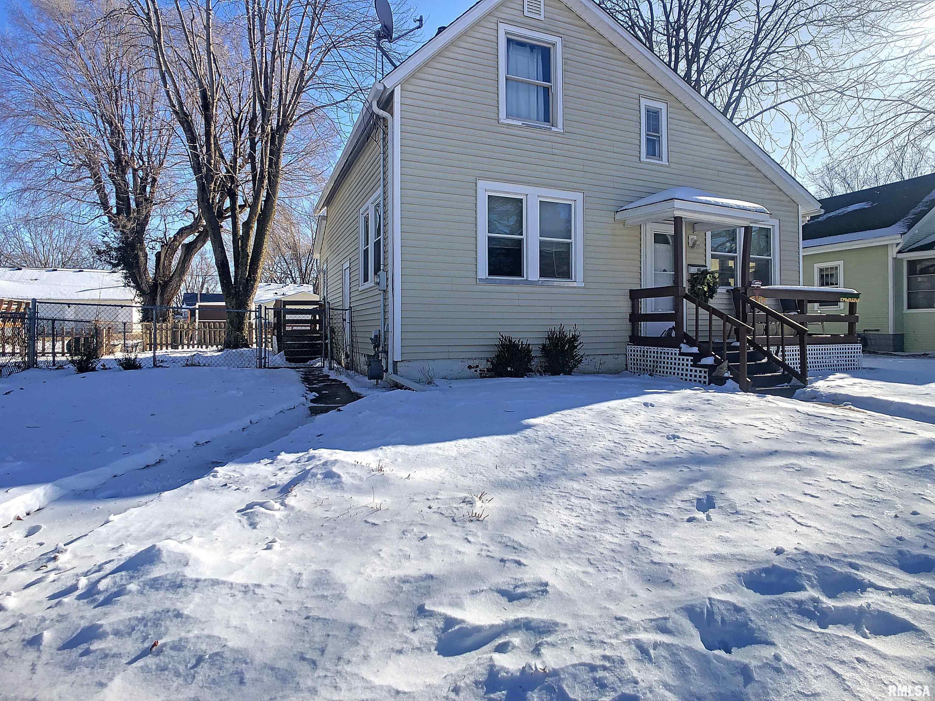 2434 4th Street Moline, IL 61265 - Photo 1 of 18 Gallery Image 1