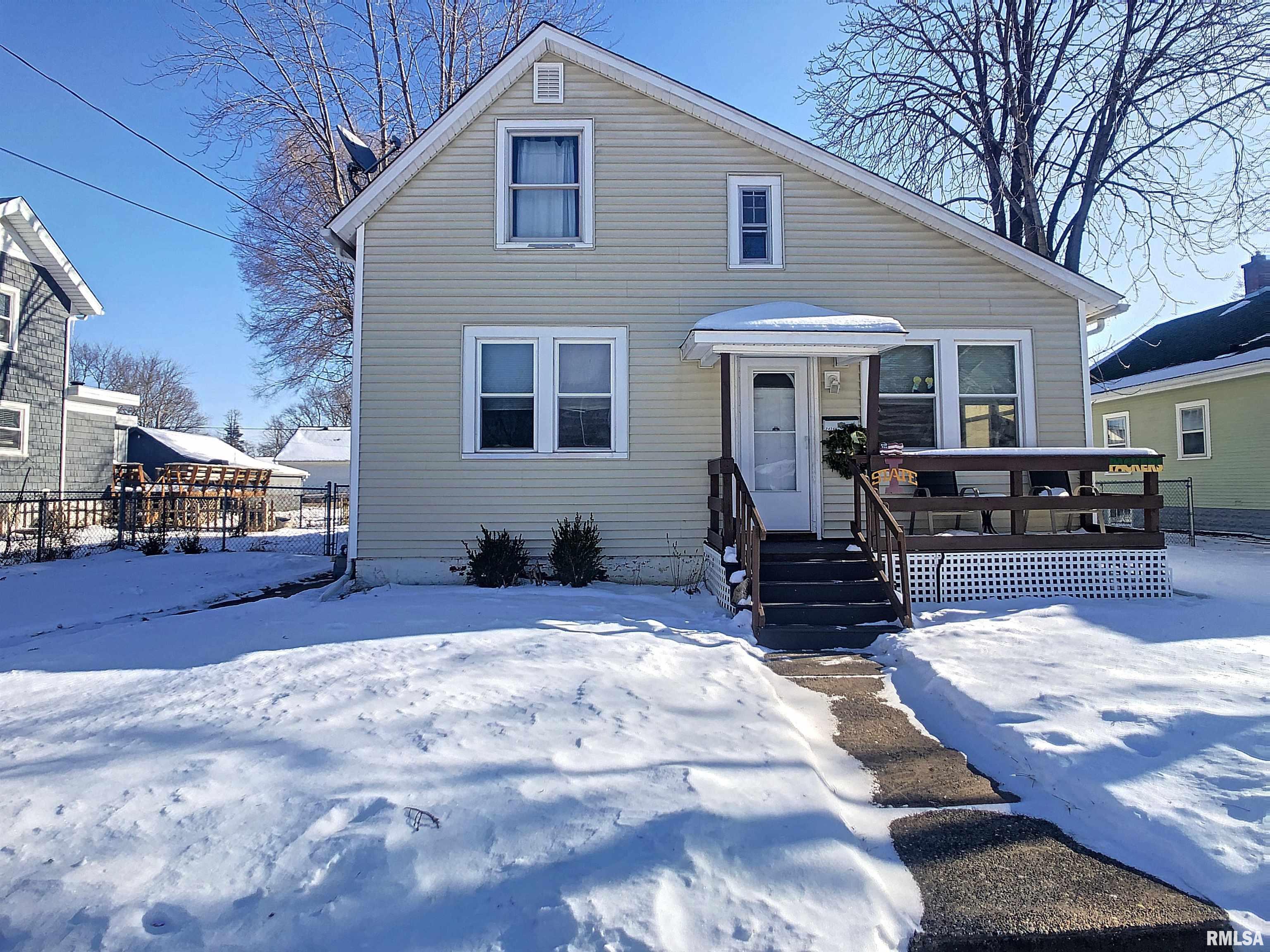 2434 4th Street Moline, IL 61265 - Photo 2 of 18 Gallery Image 2