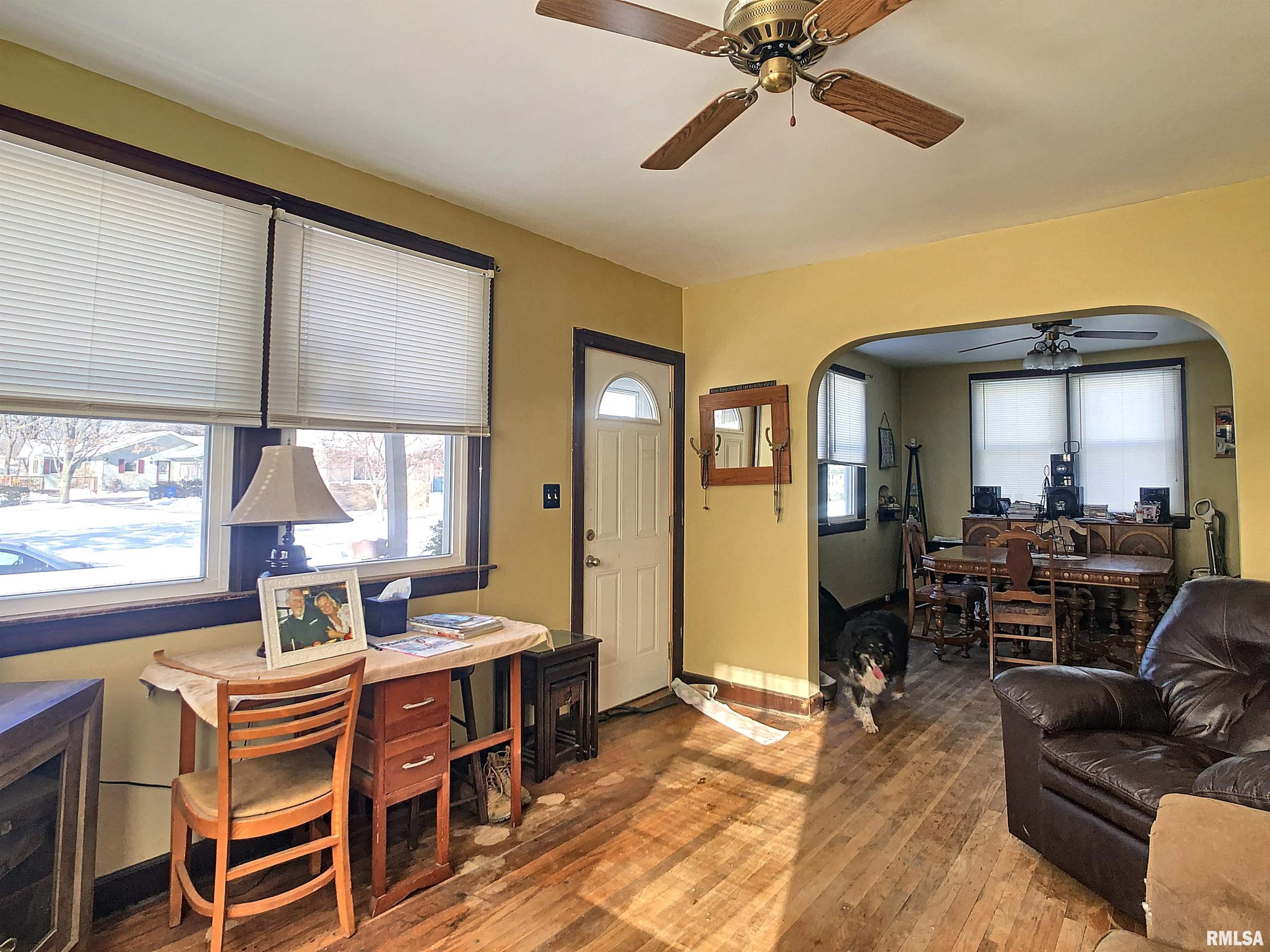 2434 4th Street Moline, IL 61265 - Photo 3 of 18 Gallery Image 3