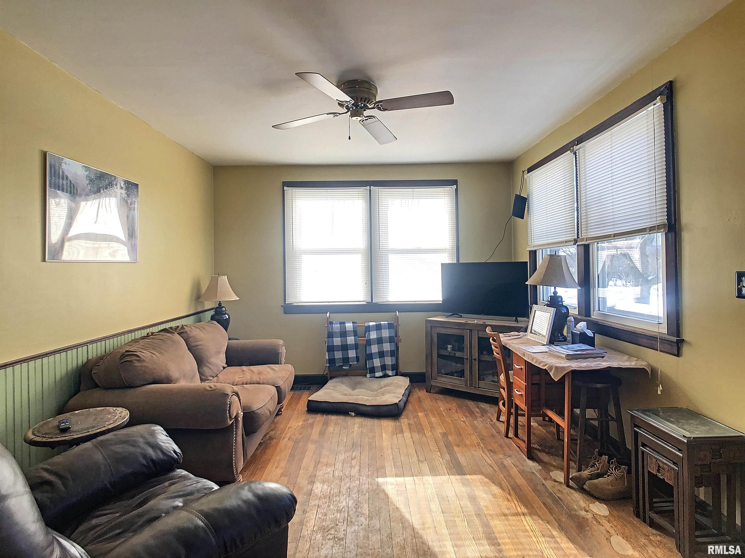 2434 4th Street Moline, IL 61265 - Photo 4 of 18 Gallery Image 4