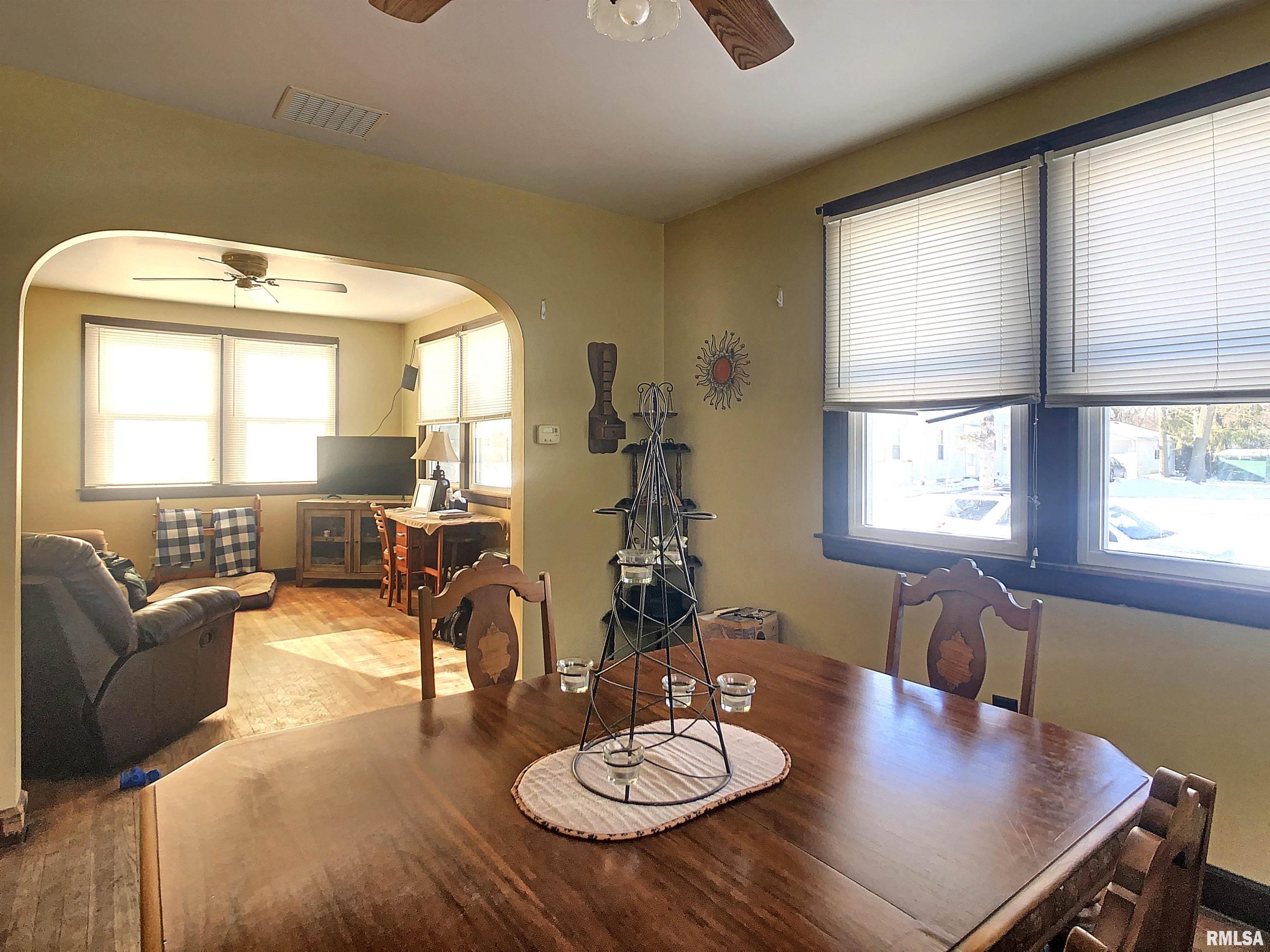 2434 4th Street Moline, IL 61265 - Photo 7 of 18 Gallery Image 7