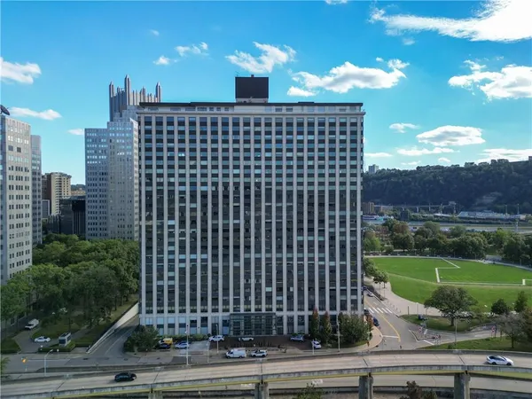 $875,000 | 320 Fort Duquesne Boulevard, Unit 12JK, Pittsburgh, PA 15222
