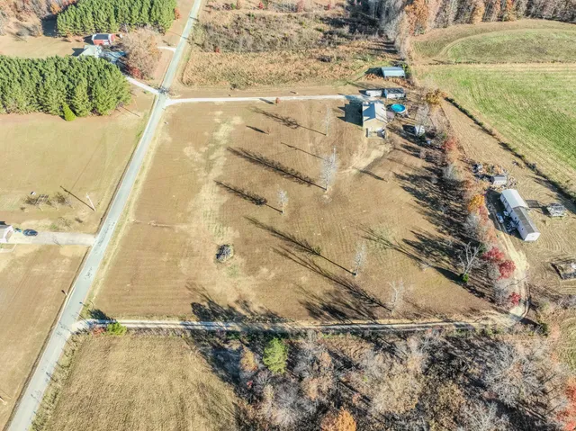 $425,000 | 190 Buford Moore Lane, Iron City, TN 38463