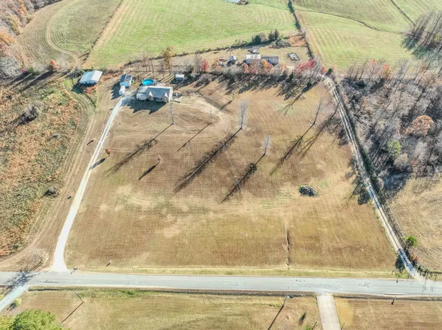 $425,000 | 190 Buford Moore Lane, Iron City, TN 38463