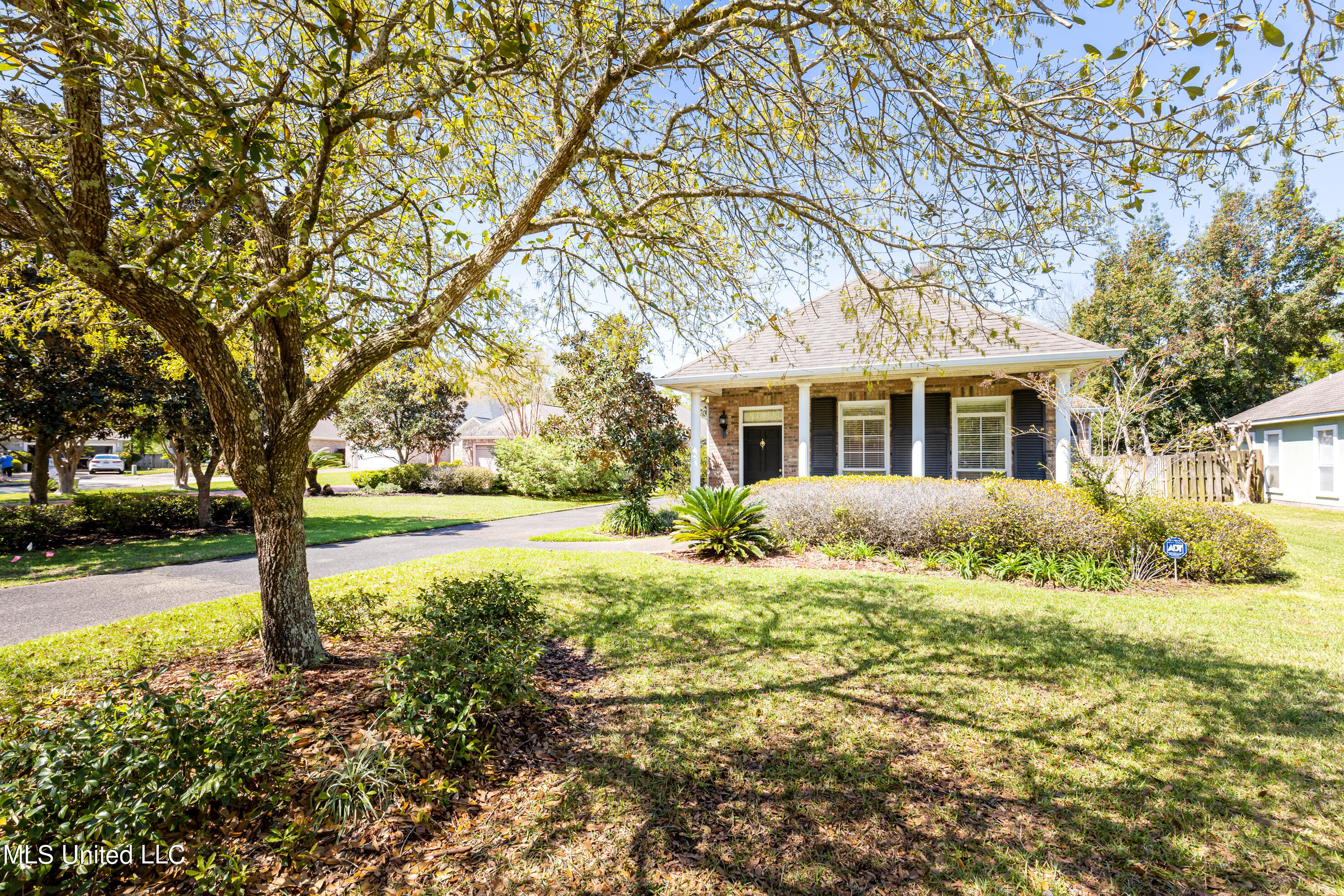 2545 Rue Palafox Biloxi, MS 39531 - Photo 53 of 63 IMG_9756