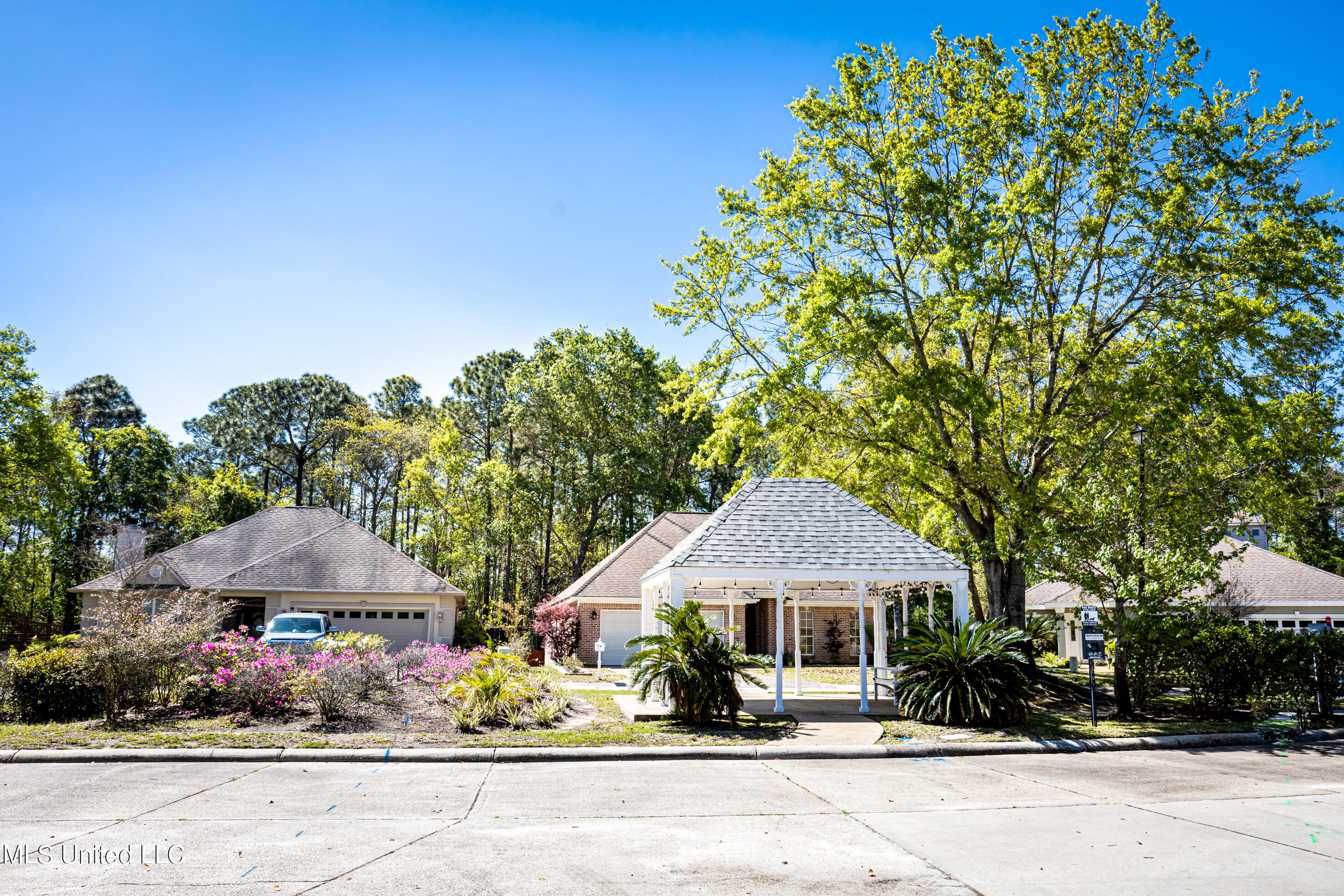 2545 Rue Palafox Biloxi, MS 39531 - Photo 62 of 63 IMG_9652
