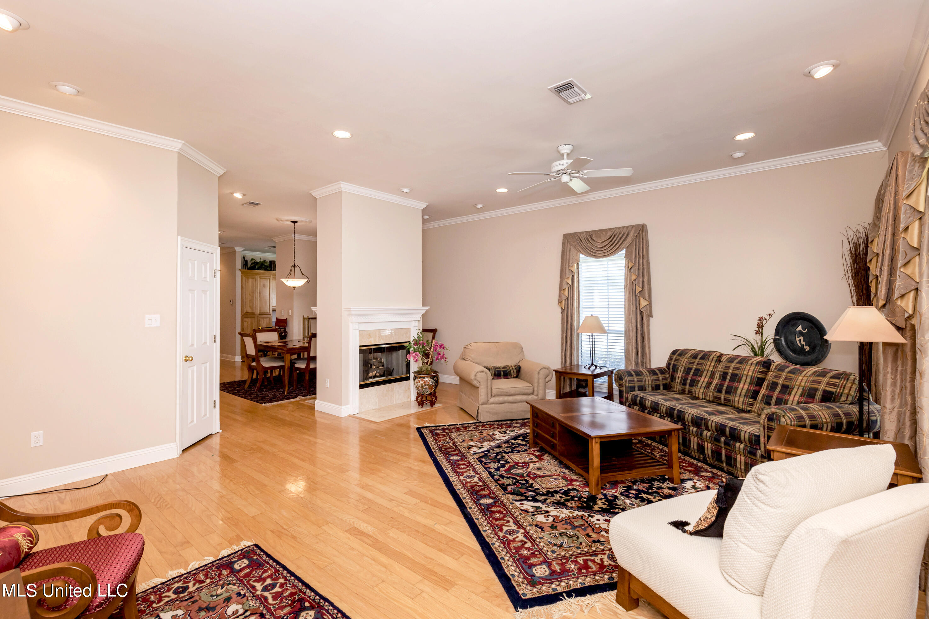 2545 Rue Palafox Biloxi, MS 39531 - Photo 8 of 63 IMG_9682