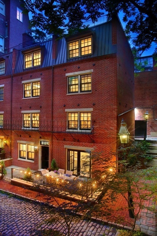 7 Spruce Court Boston, MA 02108 - Photo 2 of 25 a building view with a street