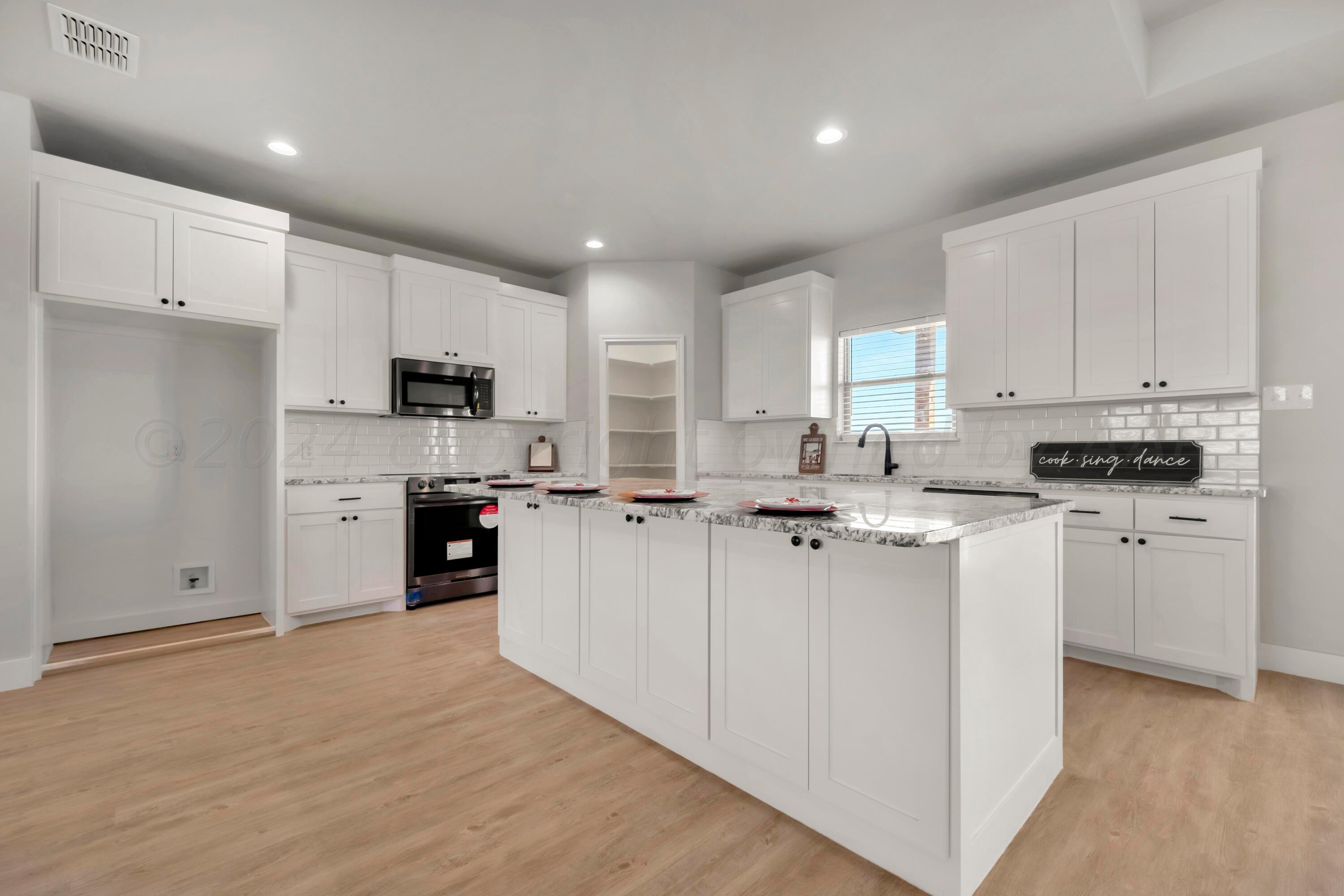 13801 Sampson Road Amarillo, TX 79119 - Photo 10 of 40 Kitchen