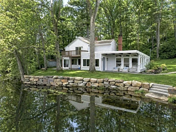 $949,900 | 24 Breezy Knoll Road, Smithfield, RI 02828