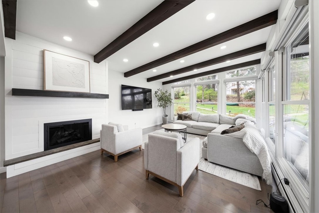 24 Breezy Knoll Road Smithfield, RI 02828 - Photo 12 of 37
