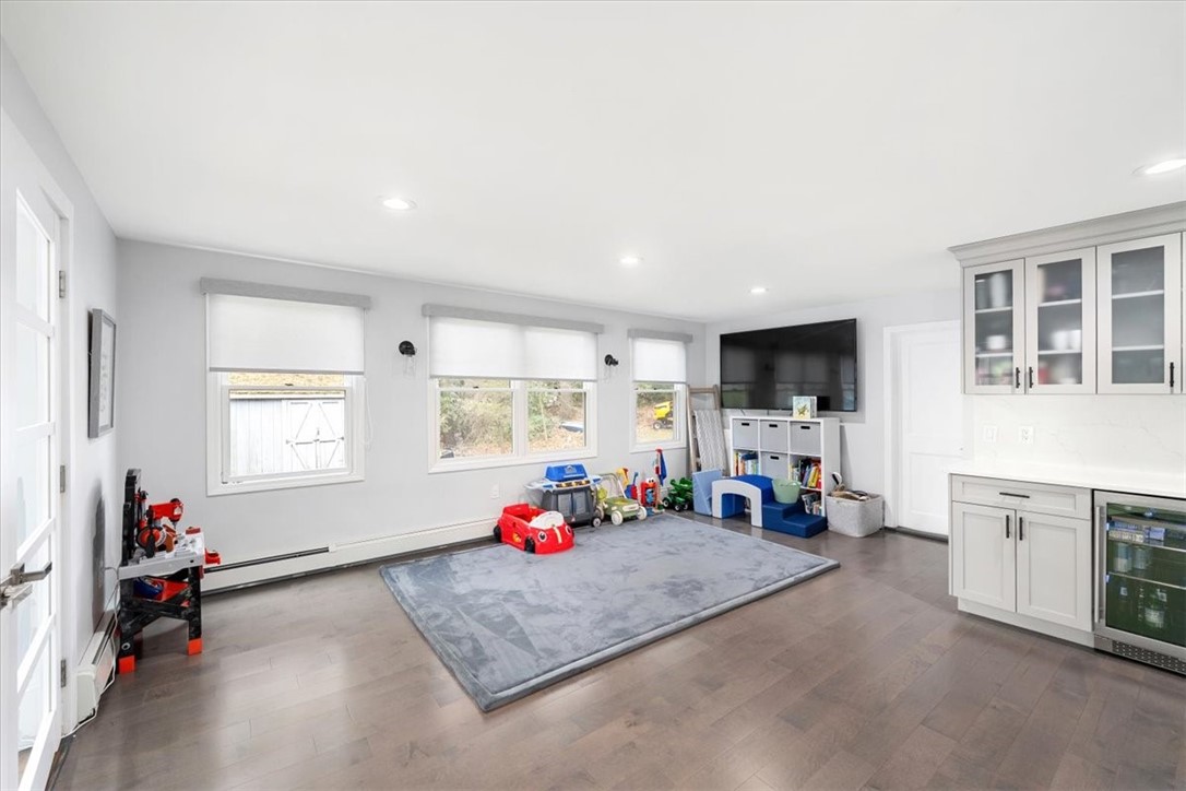 24 Breezy Knoll Road Smithfield, RI 02828 - Photo 17 of 37