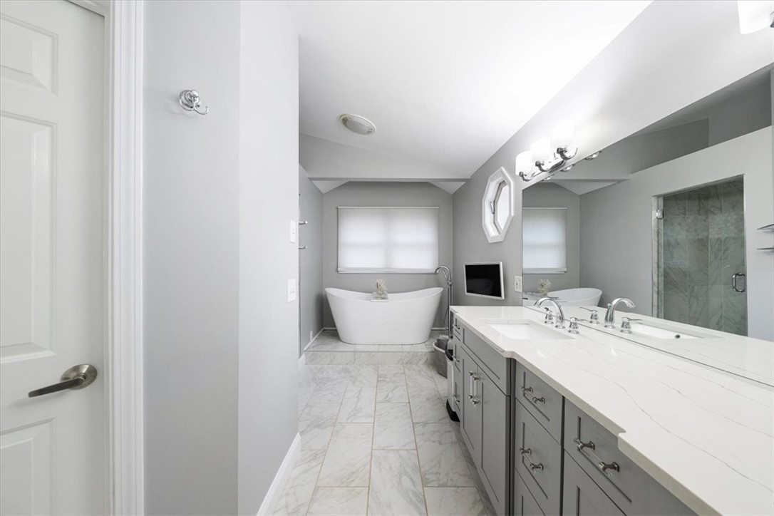 24 Breezy Knoll Road Smithfield, RI 02828 - Photo 30 of 37