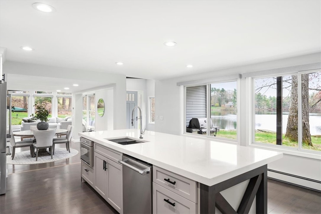 24 Breezy Knoll Road Smithfield, RI 02828 - Photo 8 of 37