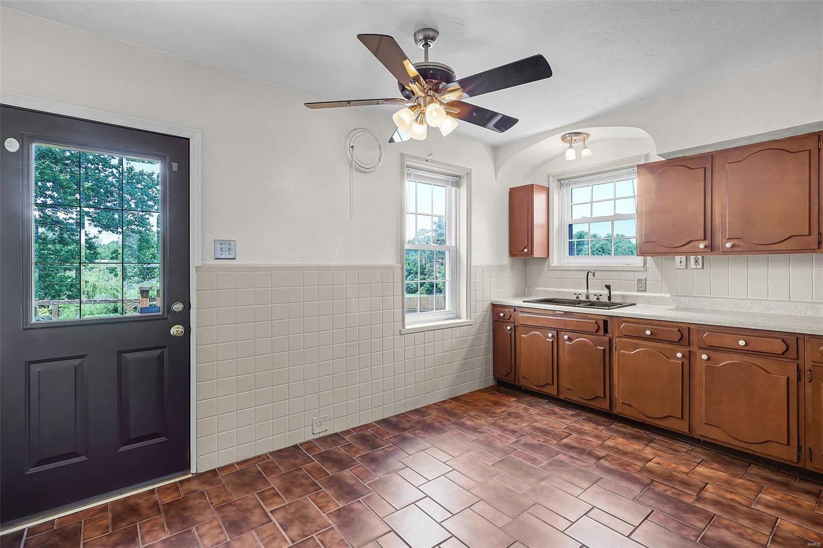 9717 Sappington Road St. Louis, MO 63128 - Photo 15 of 38