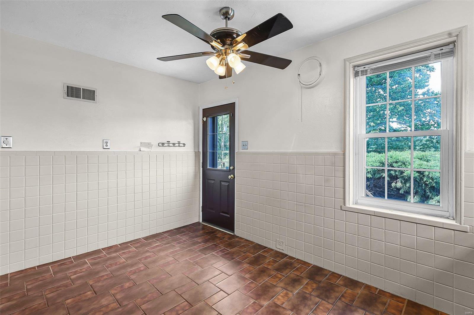 9717 Sappington Road St. Louis, MO 63128 - Photo 16 of 38