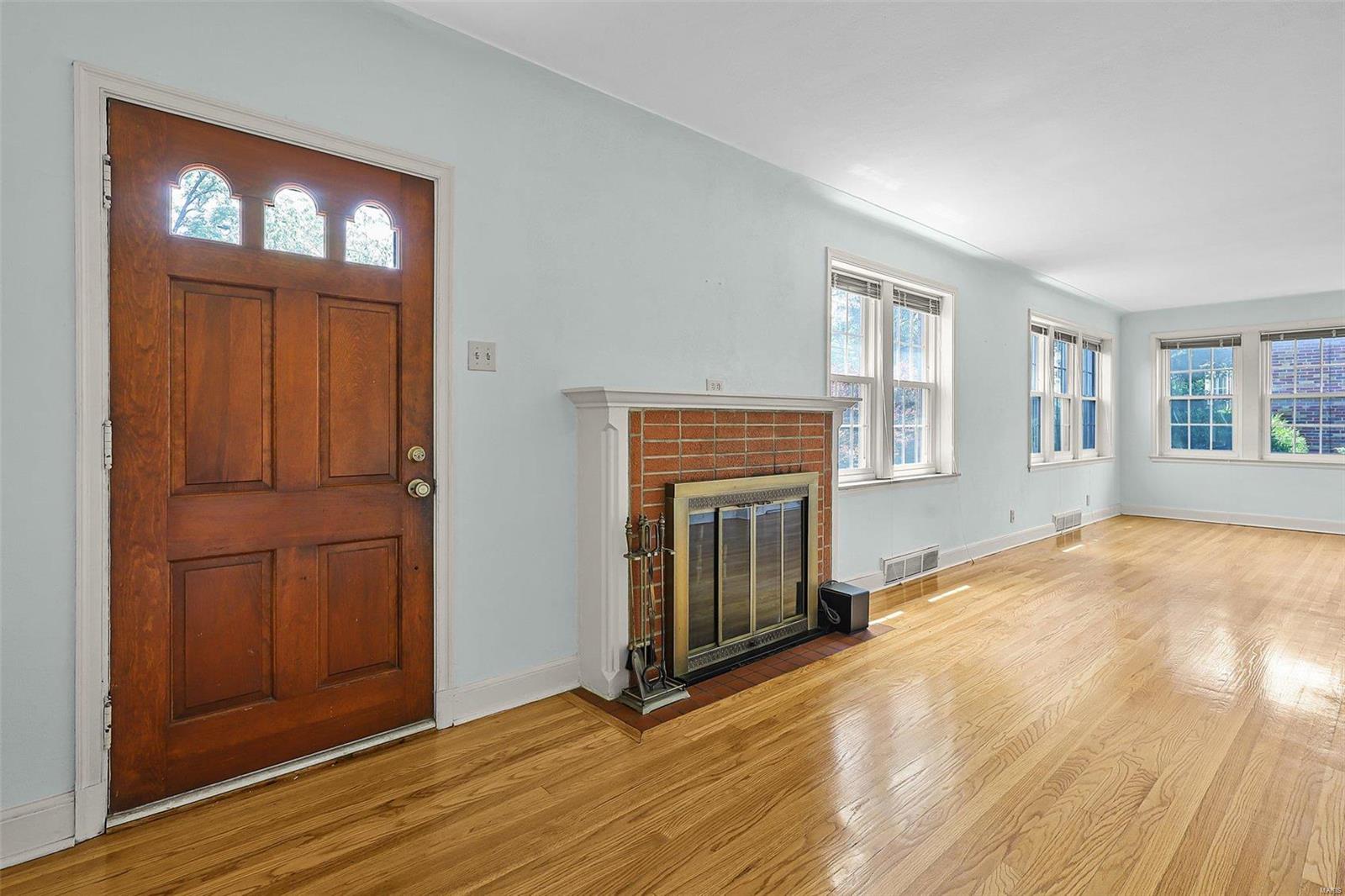 9717 Sappington Road St. Louis, MO 63128 - Photo 3 of 38