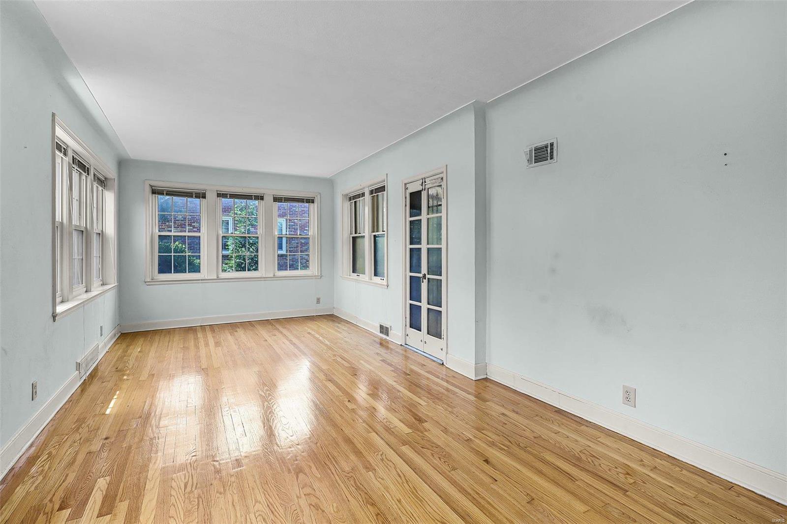 9717 Sappington Road St. Louis, MO 63128 - Photo 5 of 38