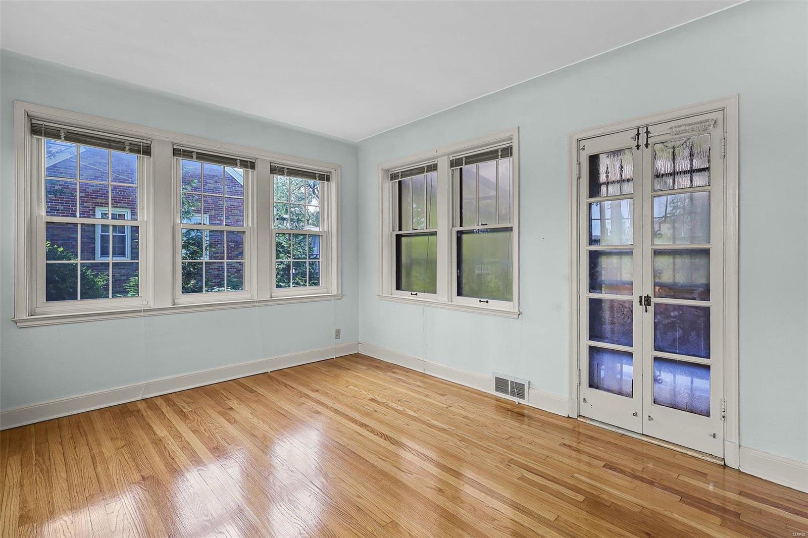 9717 Sappington Road St. Louis, MO 63128 - Photo 8 of 38