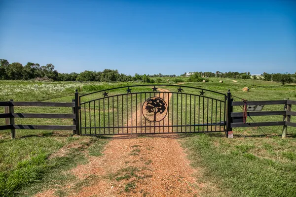 a view of a tennis court