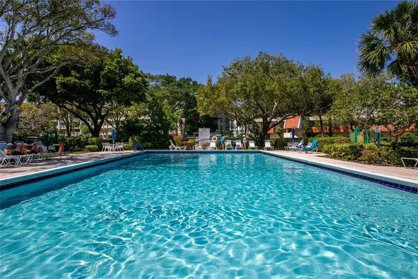 $1,900 | 804 Cypress Boulevard, Unit 106, Pompano Beach, FL 33069