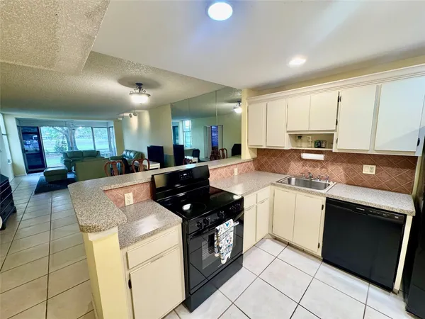 $1,900 | 804 Cypress Boulevard, Unit 106, Pompano Beach, FL 33069