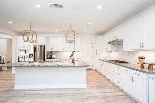 $949,000 | 4128 Pompia Way, Corona, CA 92883