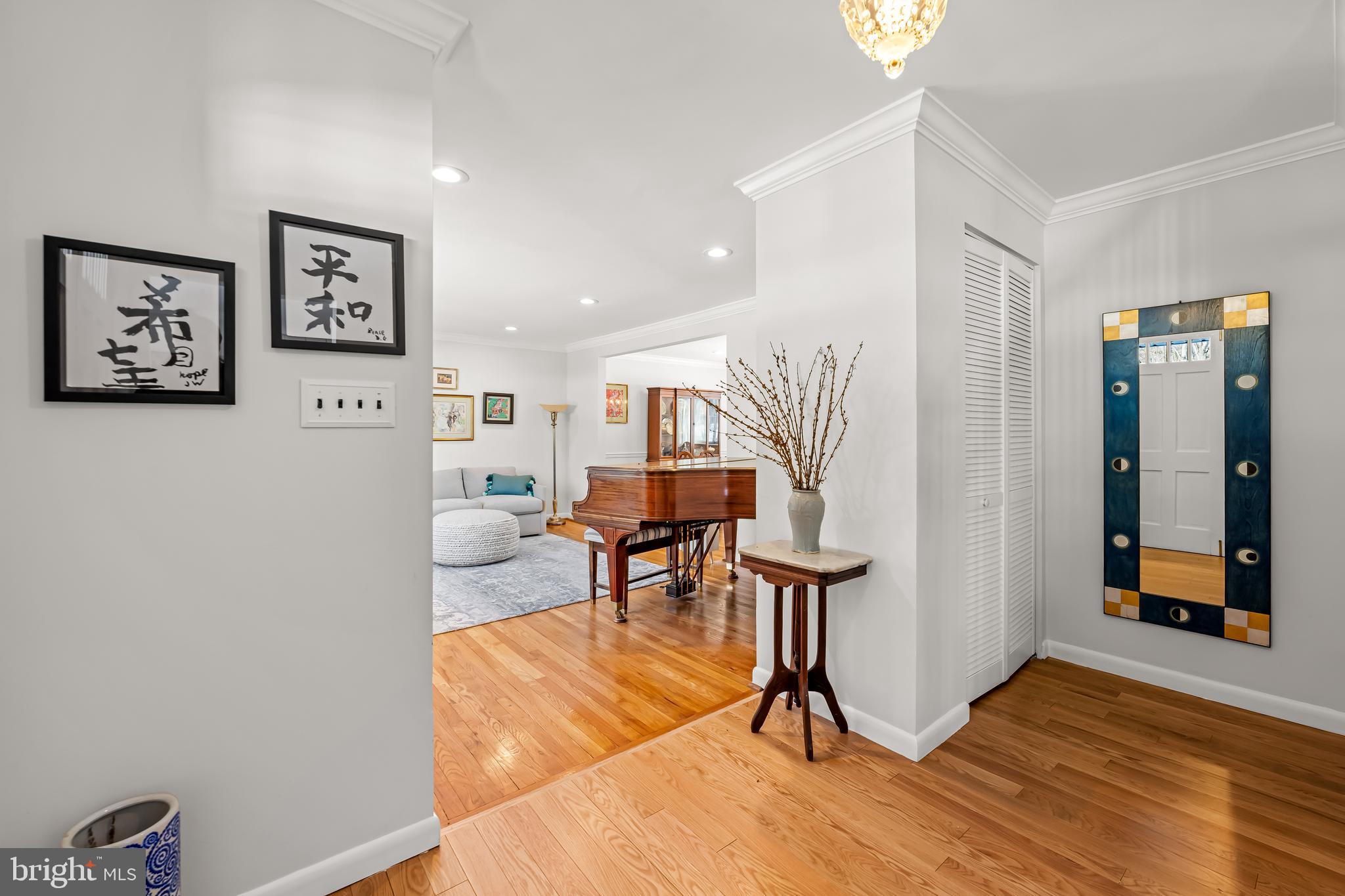 3407 Birch Hollow Road Baltimore, MD 21208 - Photo 5 of 47 a living room with furniture and wooden floor