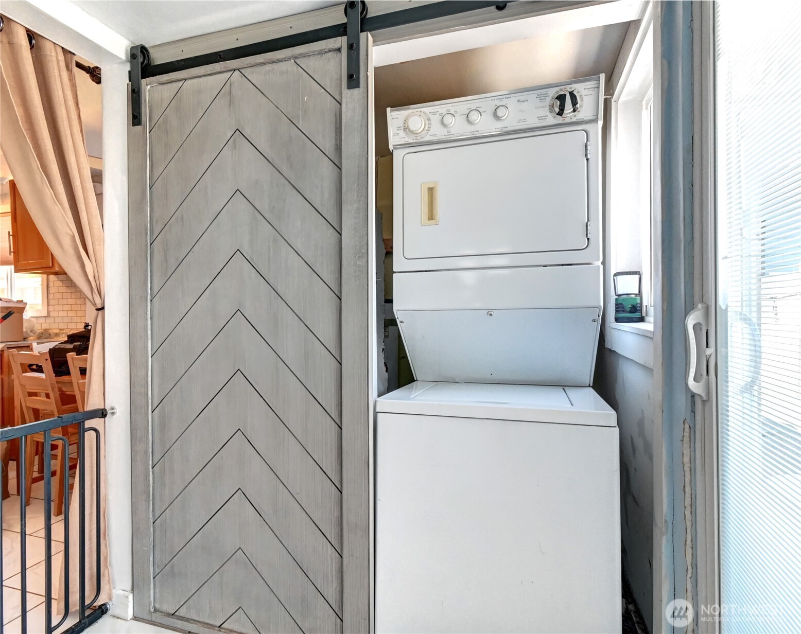 2327 Harrison Avenue Everett, WA 98201 - Photo 15 of 21 a utility room with dryer and washer
