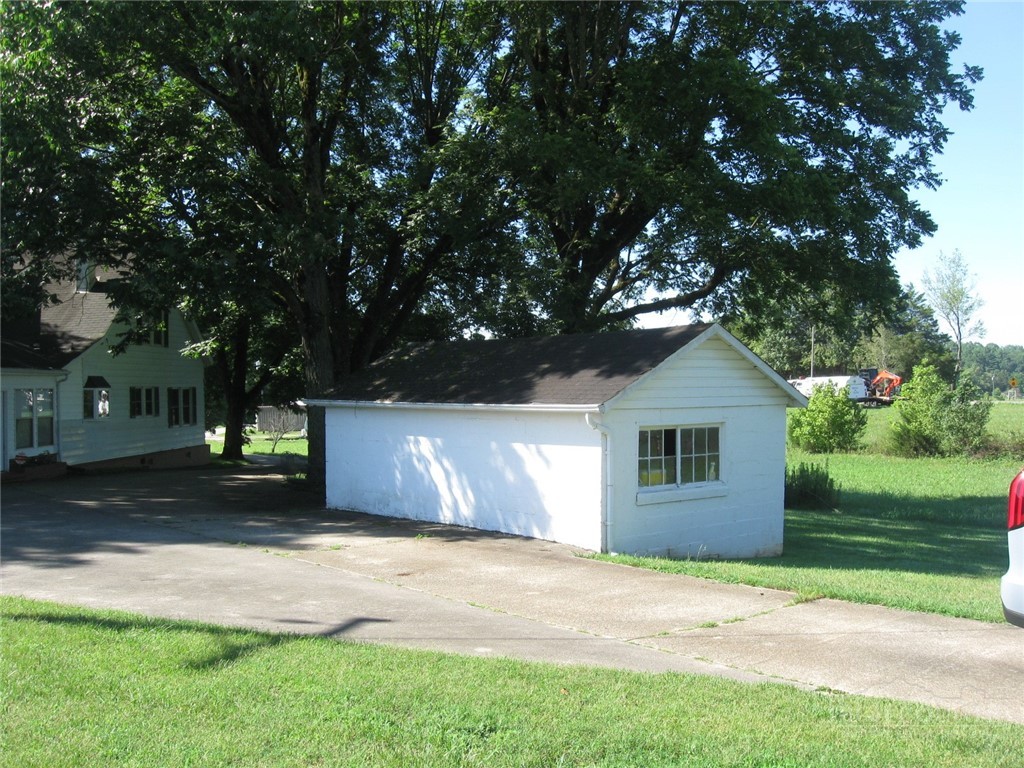 3850 Hartland Road Lenoir, NC 28645 - Photo 3 of 21 Gallery Image 3
