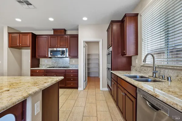 $700,000 | 5282 Jacque Bell Lane, Fairfield, CA 94533