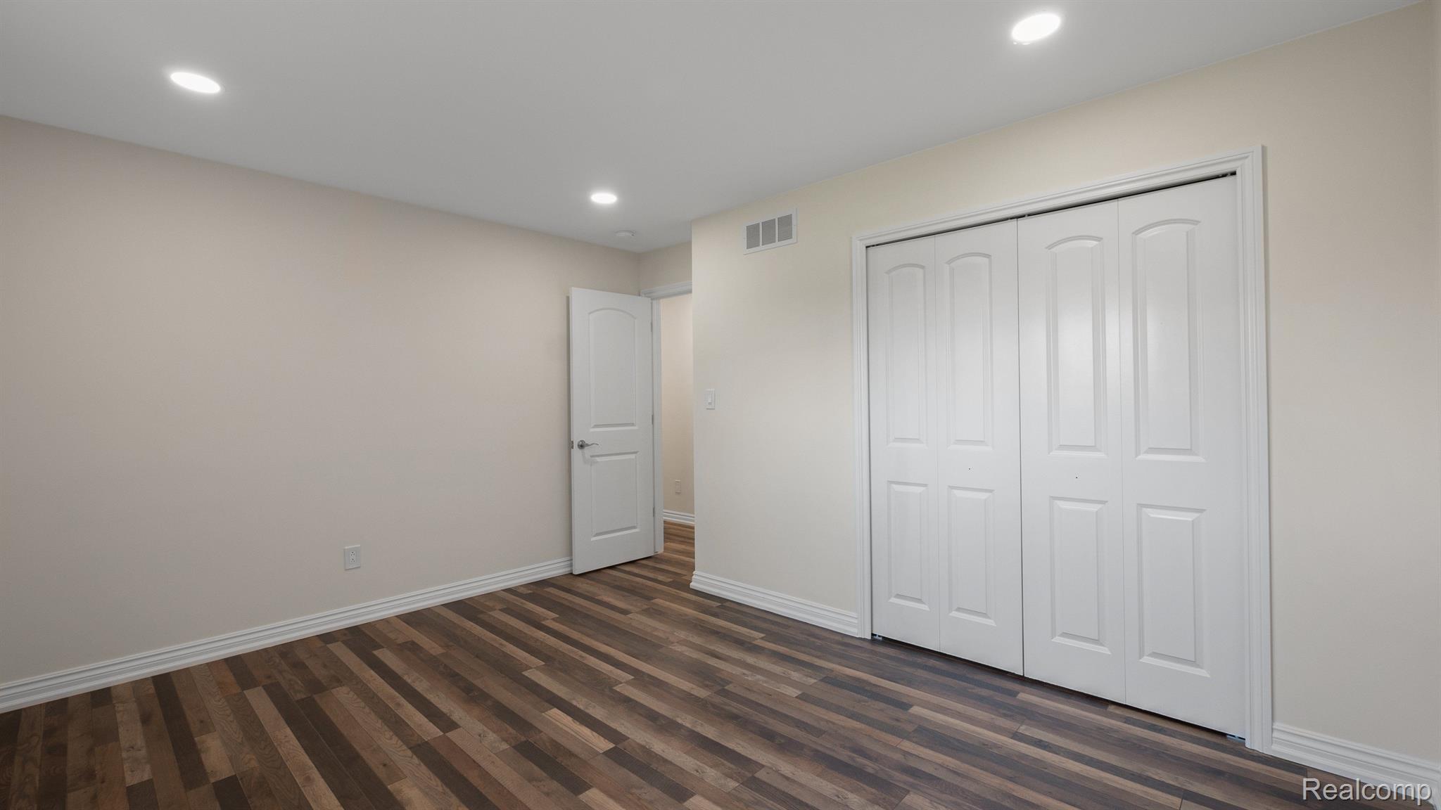 2164 East Hamlin Road Rochester, MI 48307 - Photo 17 of 34 Gallery Image 17