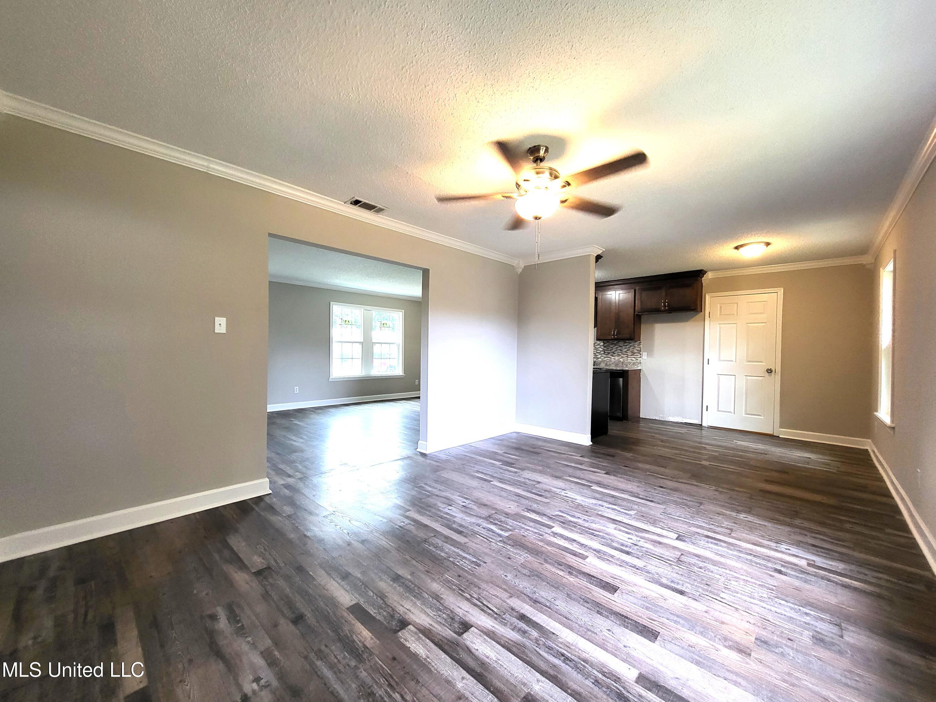 104 Ralph Drive Gulfport, MS 39503 - Photo 5 of 22 20220906_094223