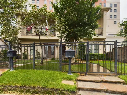 $550,000 | 6319 Riverview Way, Houston, TX 77057
