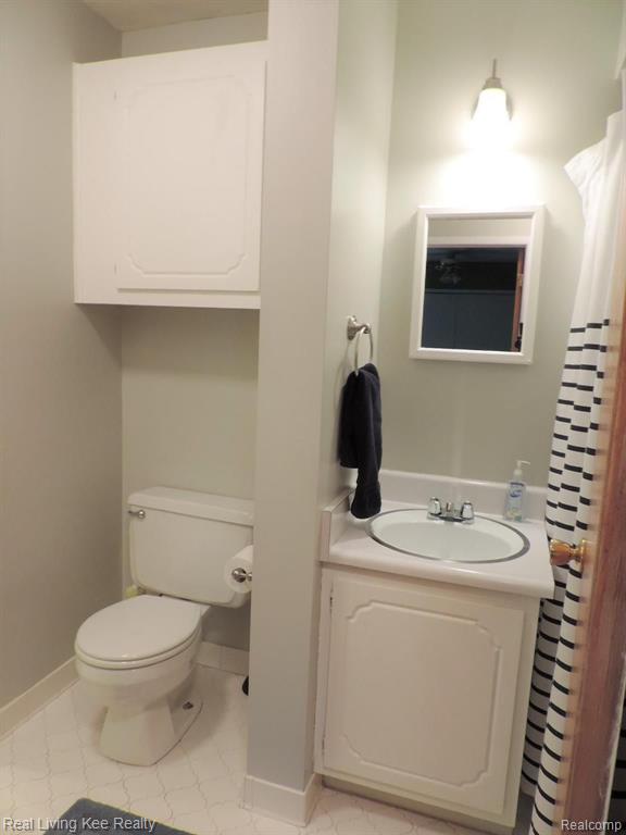 1422 Oakbrook Rochester Hills Rochester, MI 48307 - Photo 25 of 33